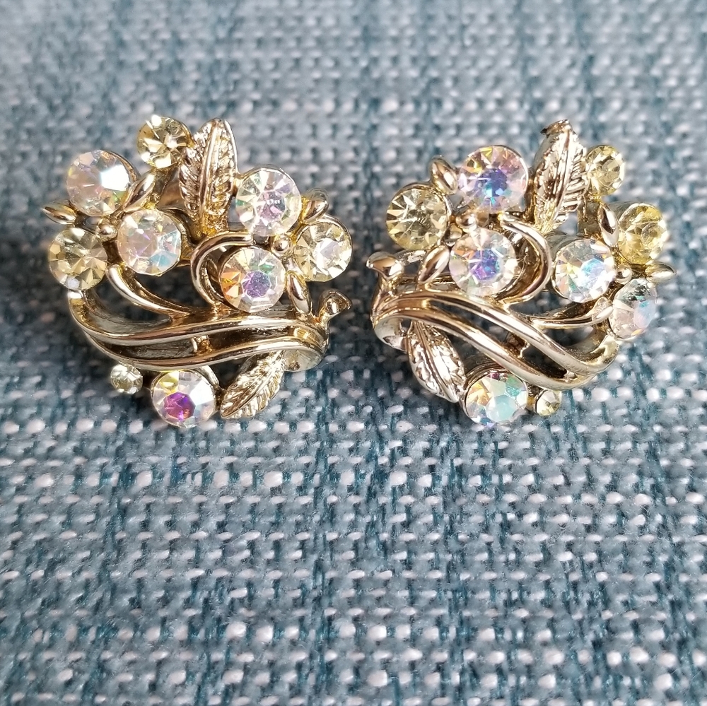 Vintage Signed Lisner Gold Rhinestone Earrings